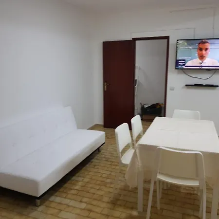 200 Meters To The Apartment
