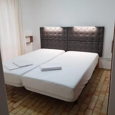 200 Meters To The Apartment